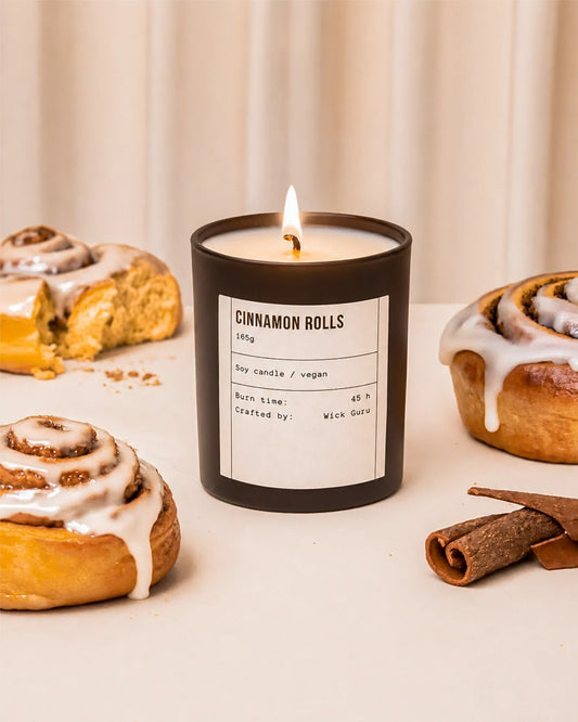 Cinnamon buns candle