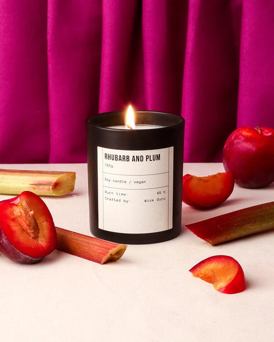 Rhubarb and Plum candle - fruity scent