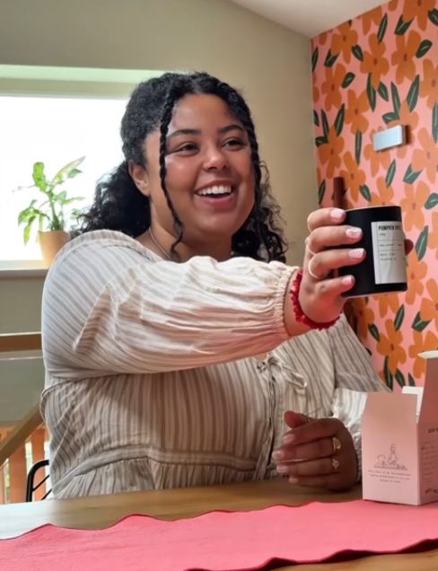 pumpkin spice candle as gift 