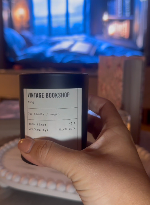 vintage bookshop candle: for the perfect reading ambience